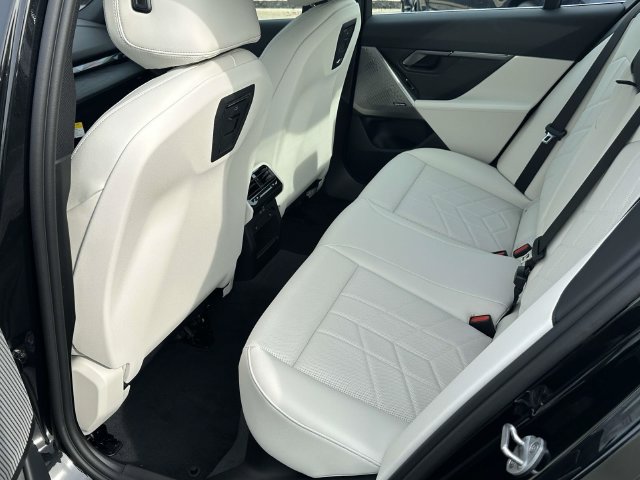 New 2027 BMW 530i xDrive w/ Premium Package AWD/4WD image 8