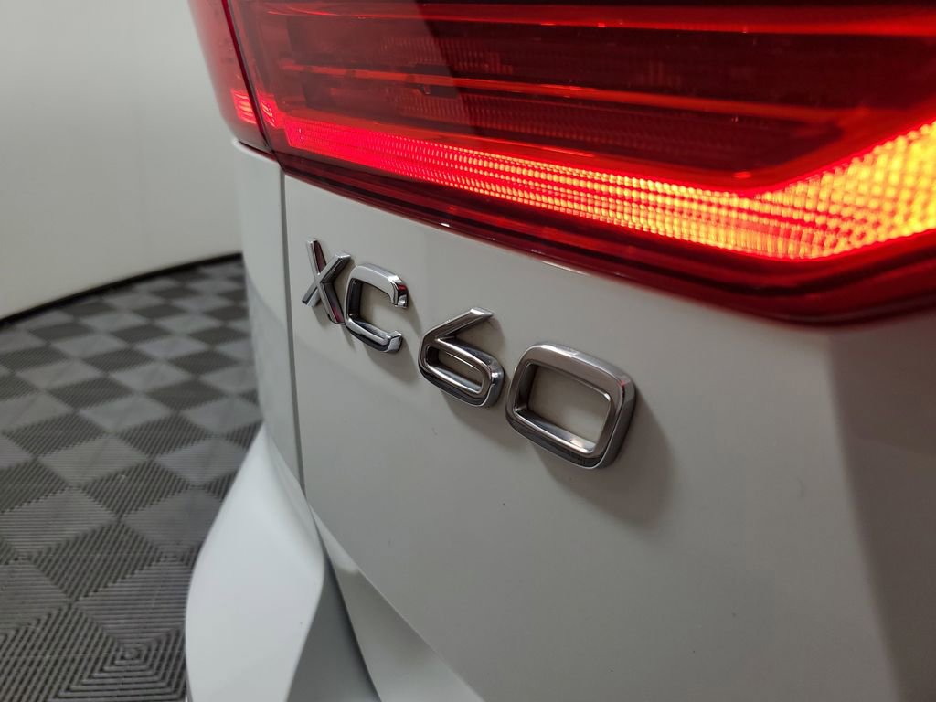 Used 2022 Volvo XC60 T8 Inscription w/ Advanced Package AWD/4WD image 8