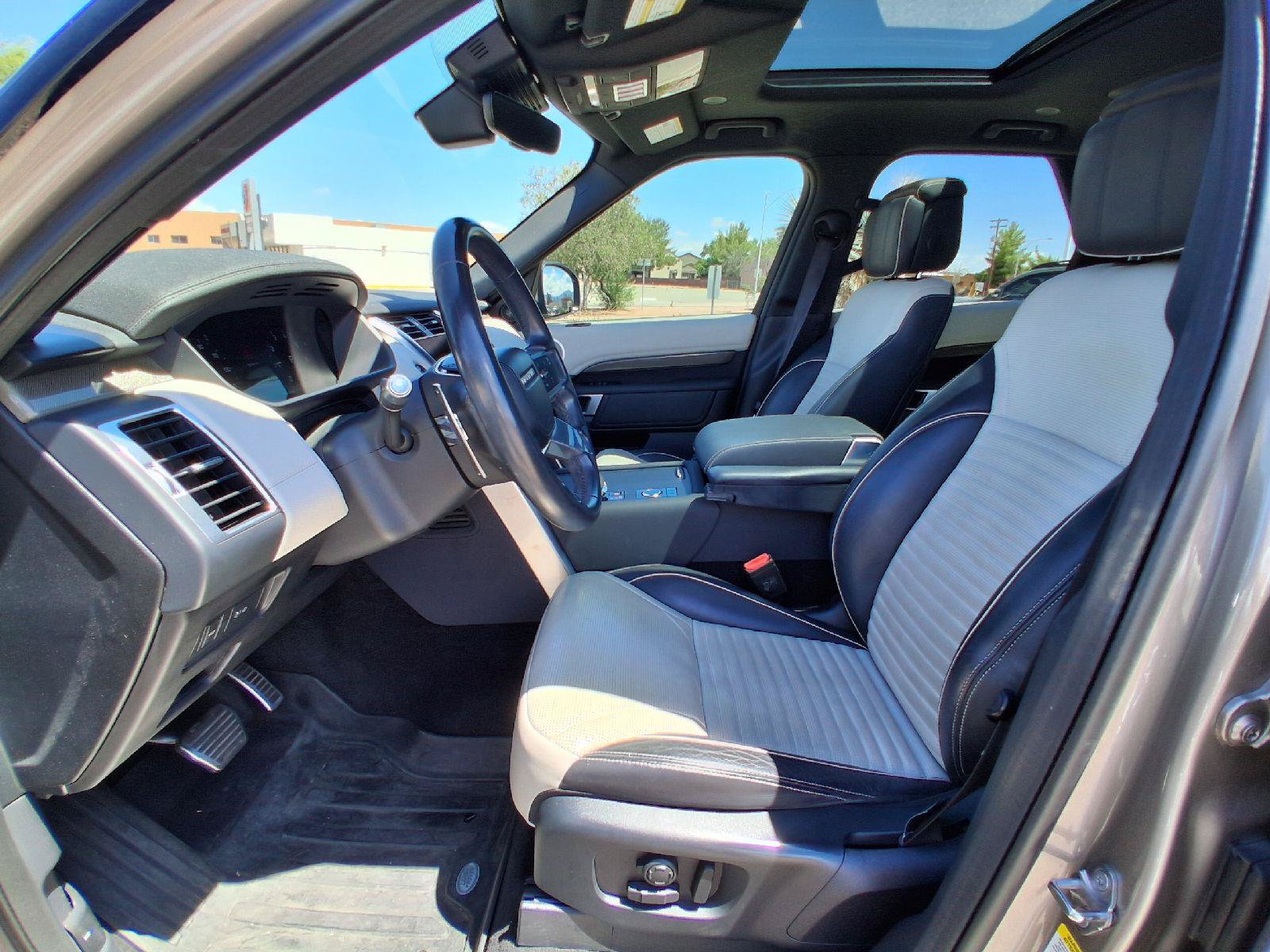 Used 2021 Land Rover Discovery HSE R-Dynamic AWD/4WD image 14