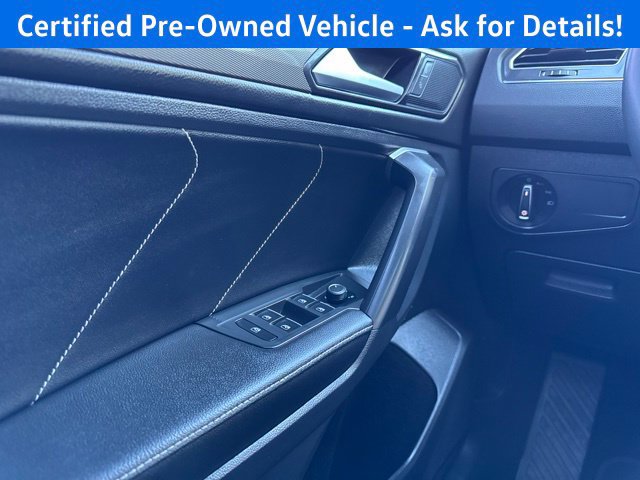 Used 2023 Volkswagen Tiguan SE w/ Panoramic Sunroof Package AWD/4WD image 17