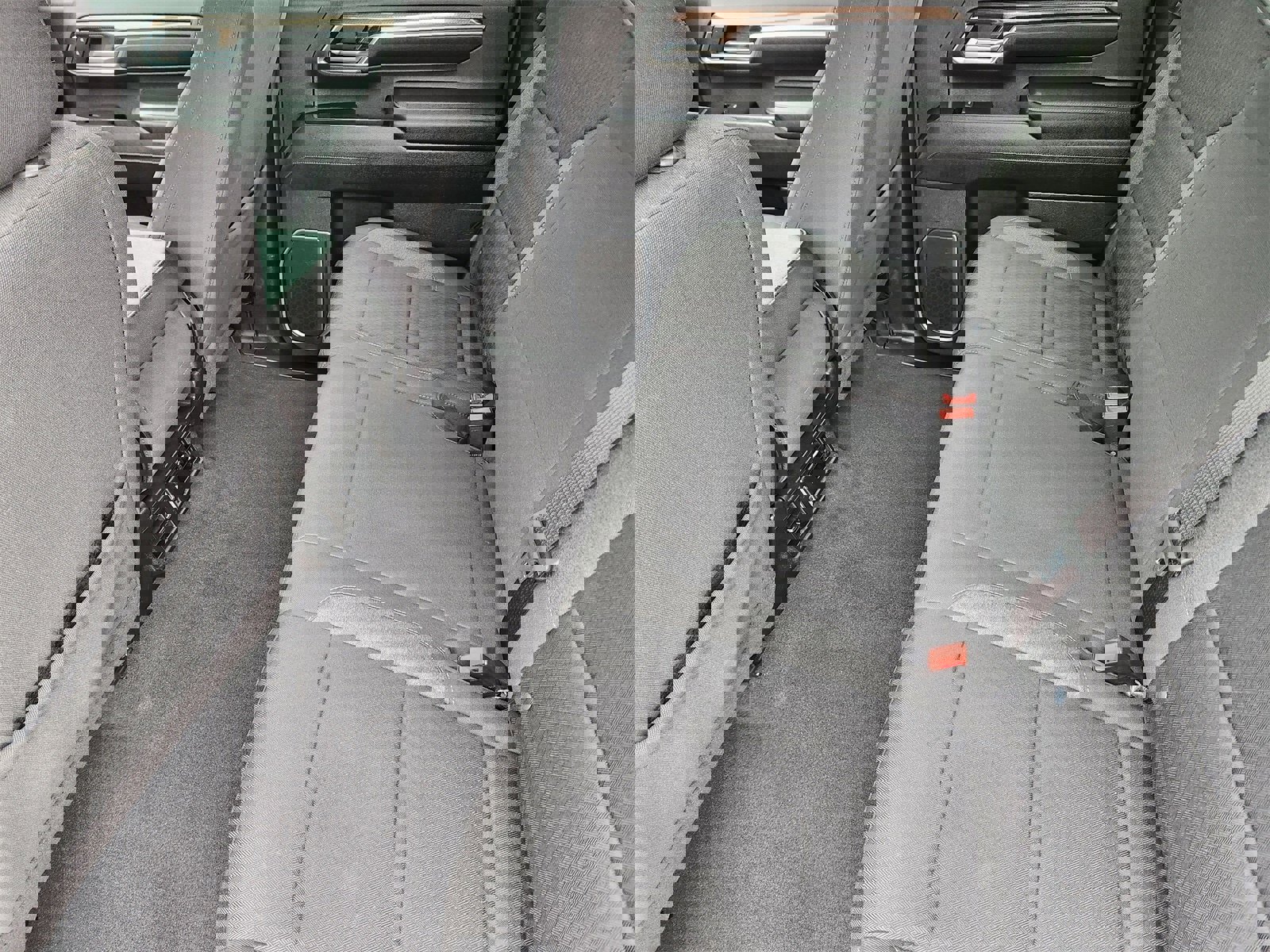 Used 2024 Chevrolet Silverado 2500 LT image 30