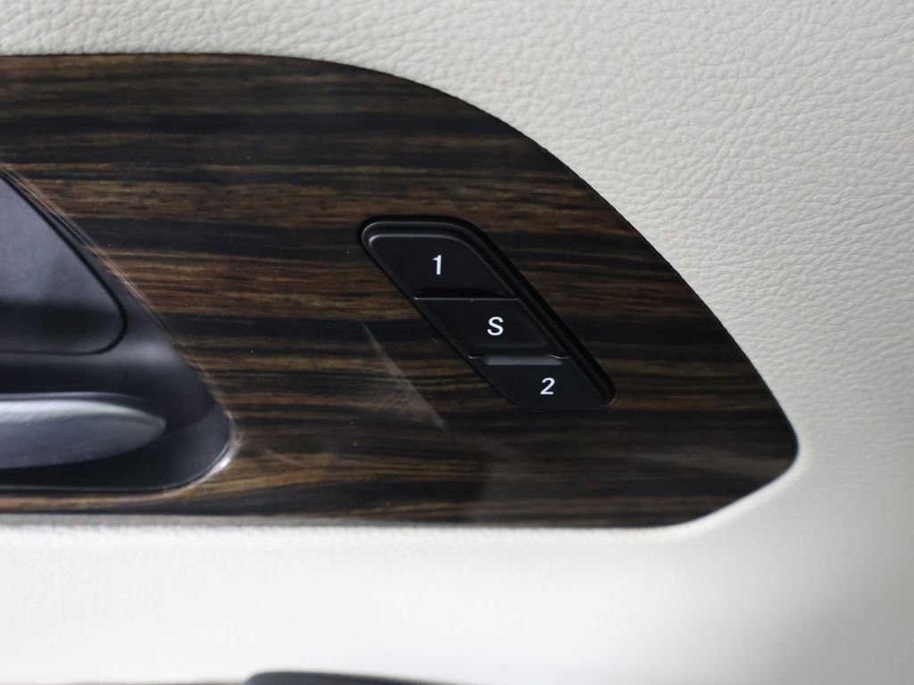 Used 2023 Chrysler Pacifica Limited image 37