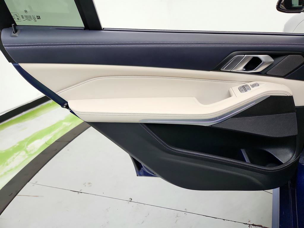 Used 2022 BMW ALPINA XB7 AWD/4WD image 24