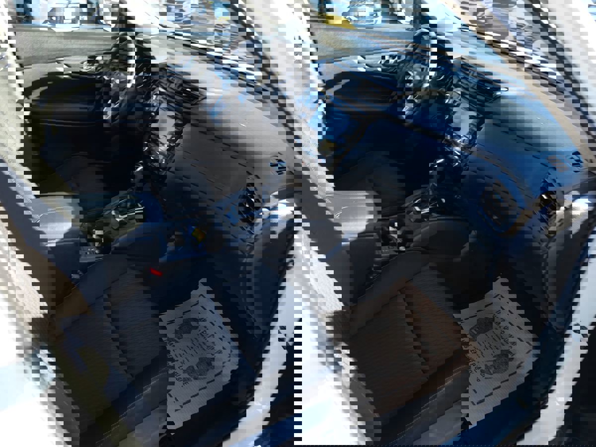 Used 2019 Nissan Rogue SV image 27