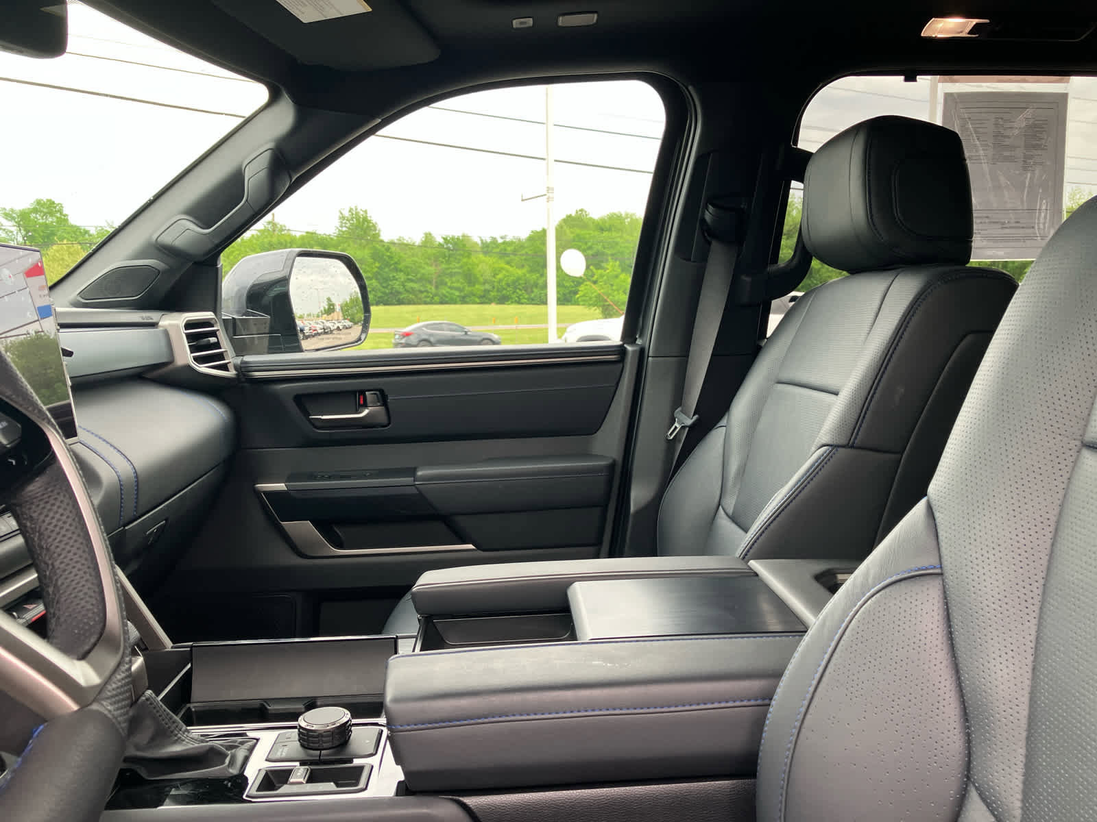 Used 2026 Toyota Sequoia Platinum AWD/4WD image 10
