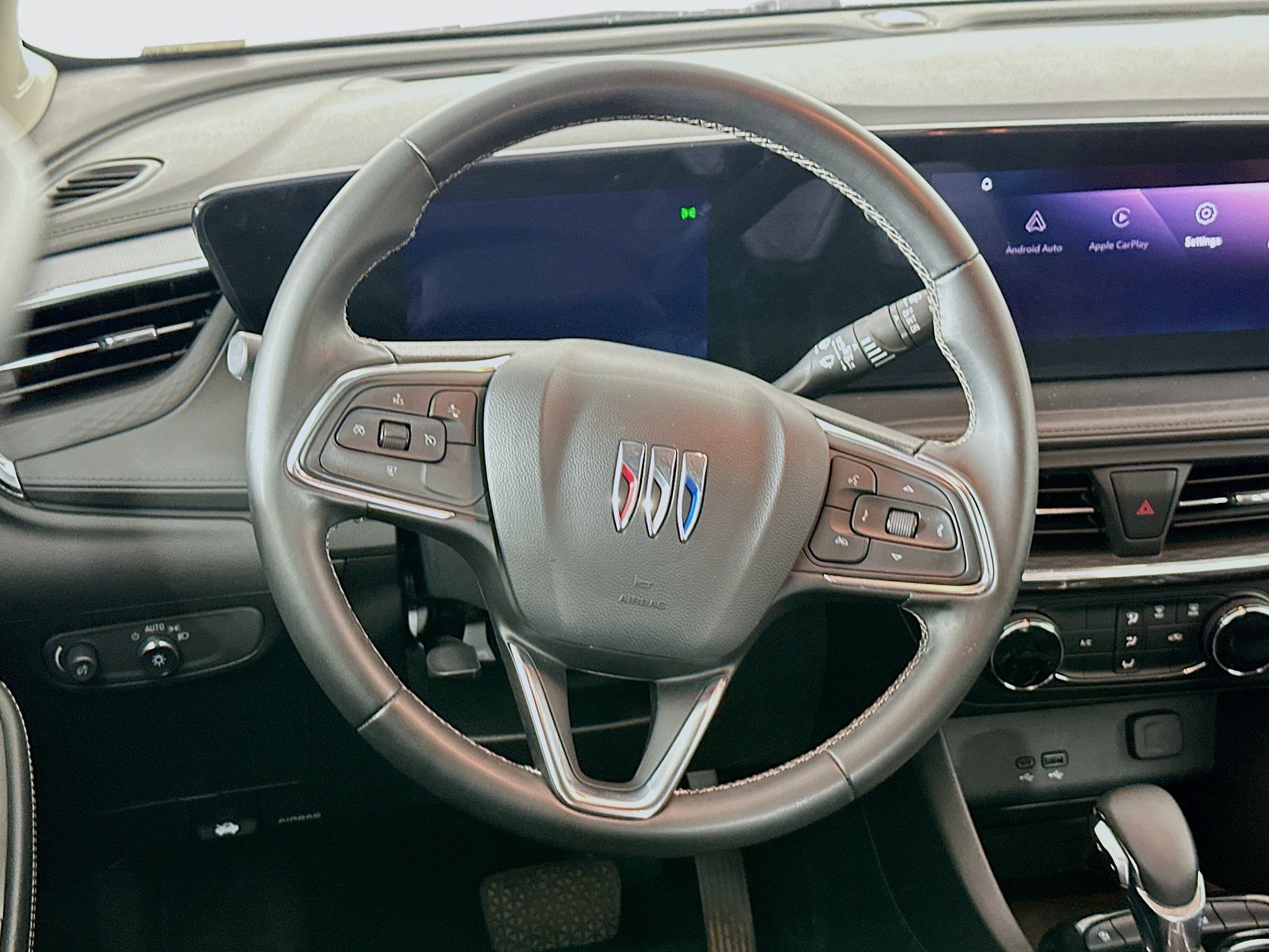 Used 2025 Buick Encore GX Preferred FWD image 18