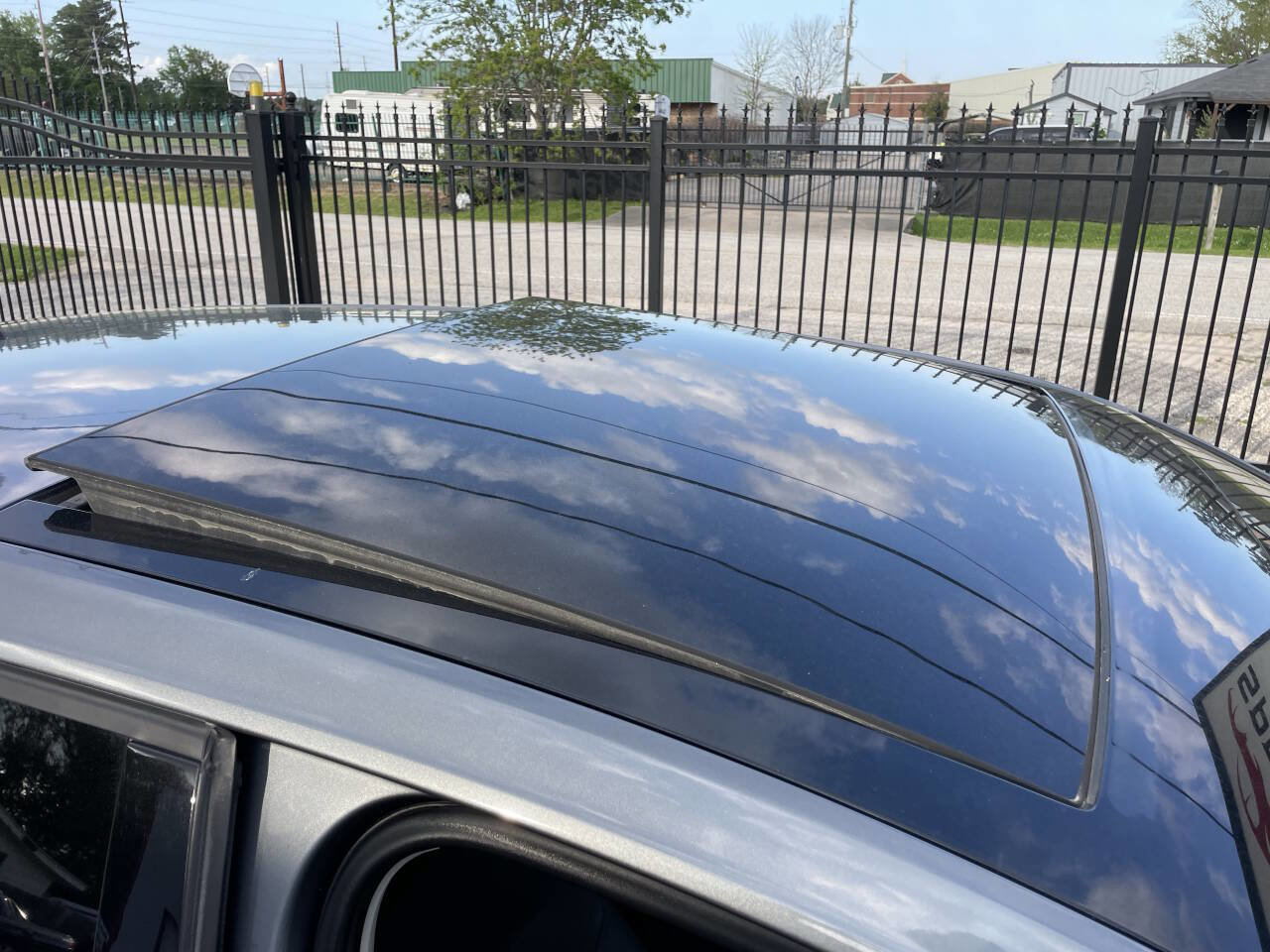 Used 2015 Volkswagen Golf S image 21