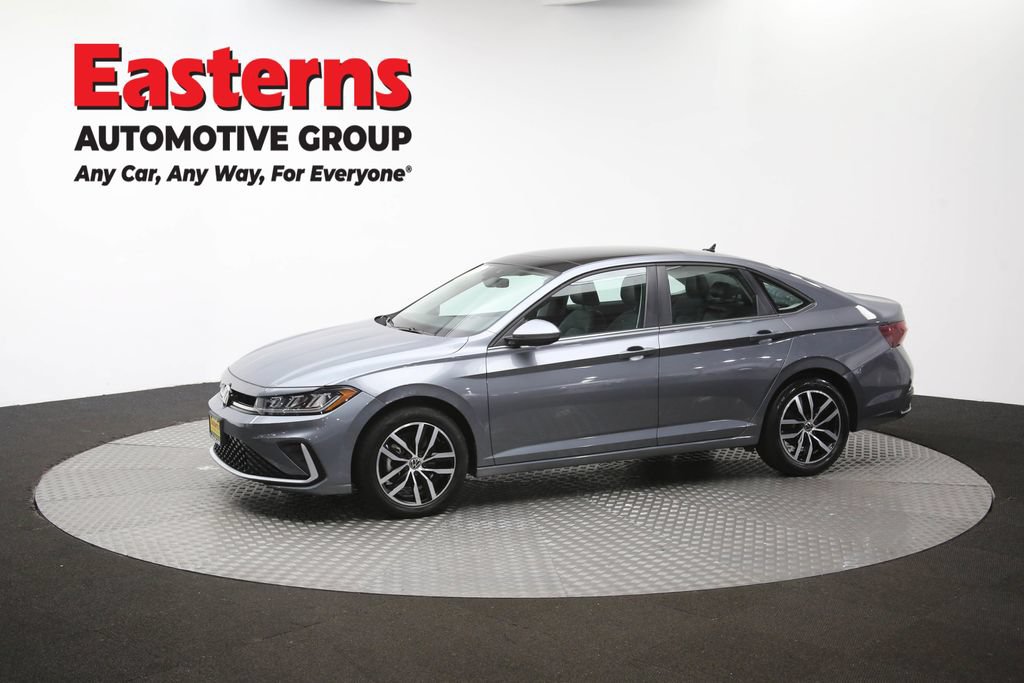 Used 2025 Volkswagen Jetta SE FWD image 60