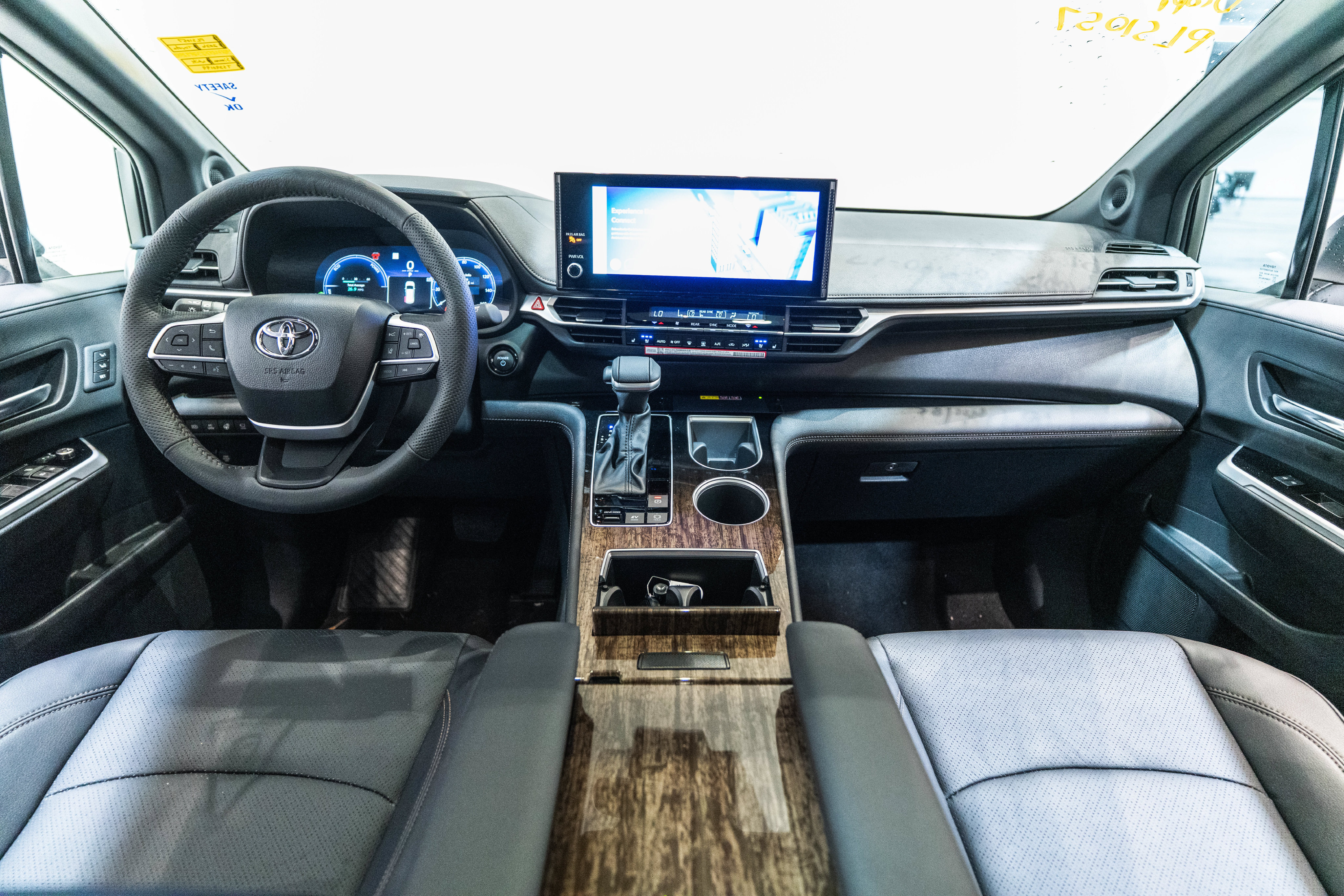 Certified 2026 Toyota Sienna Platinum AWD/4WD image 13