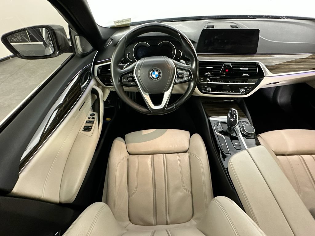 Used 2017 BMW 530i w/ Premium Package RWD image 9