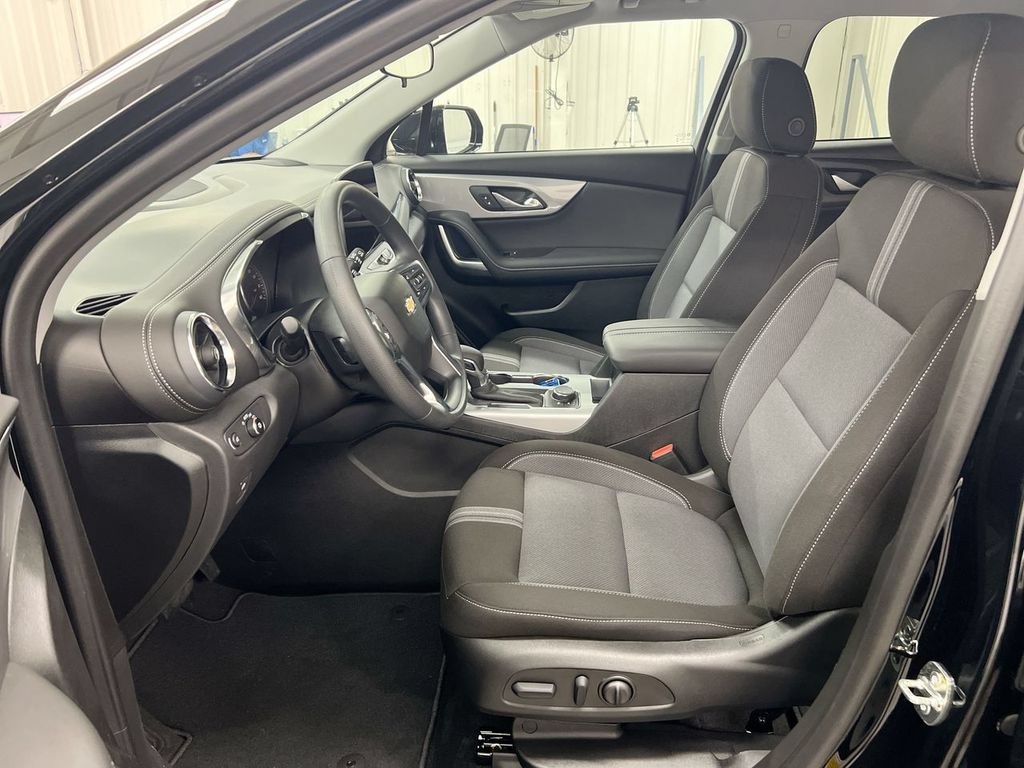 New 2026 Chevrolet Blazer LT w/ Midnight/Sport Edition FWD image 19