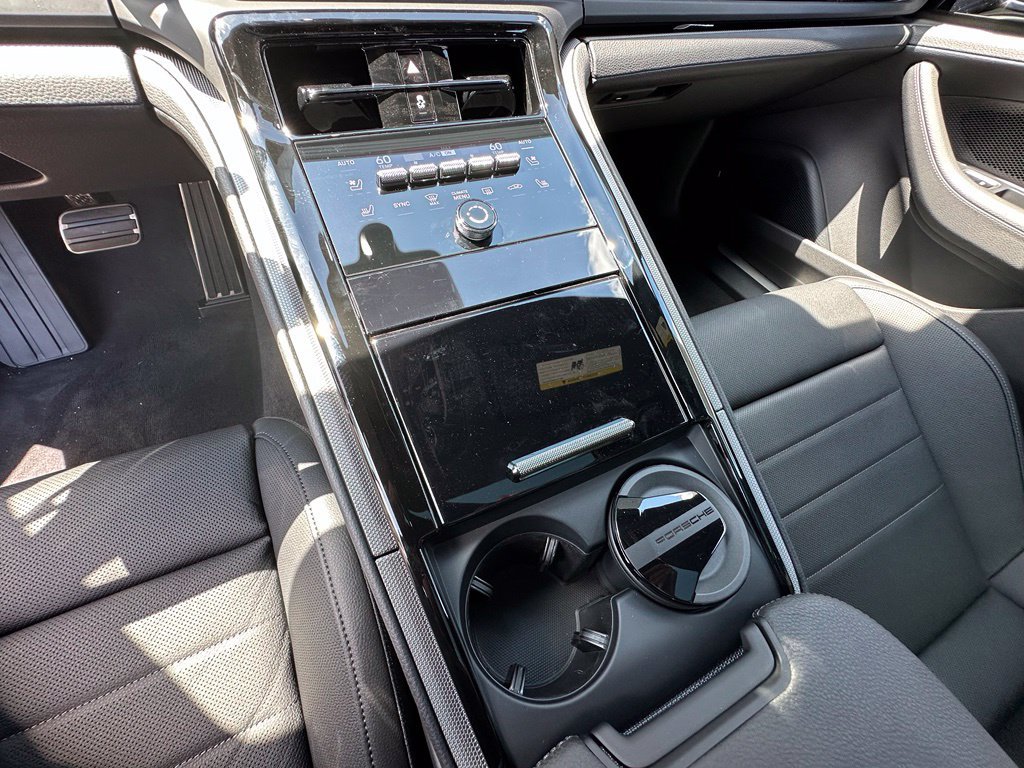 Used 2026 Porsche Panamera RWD image 33