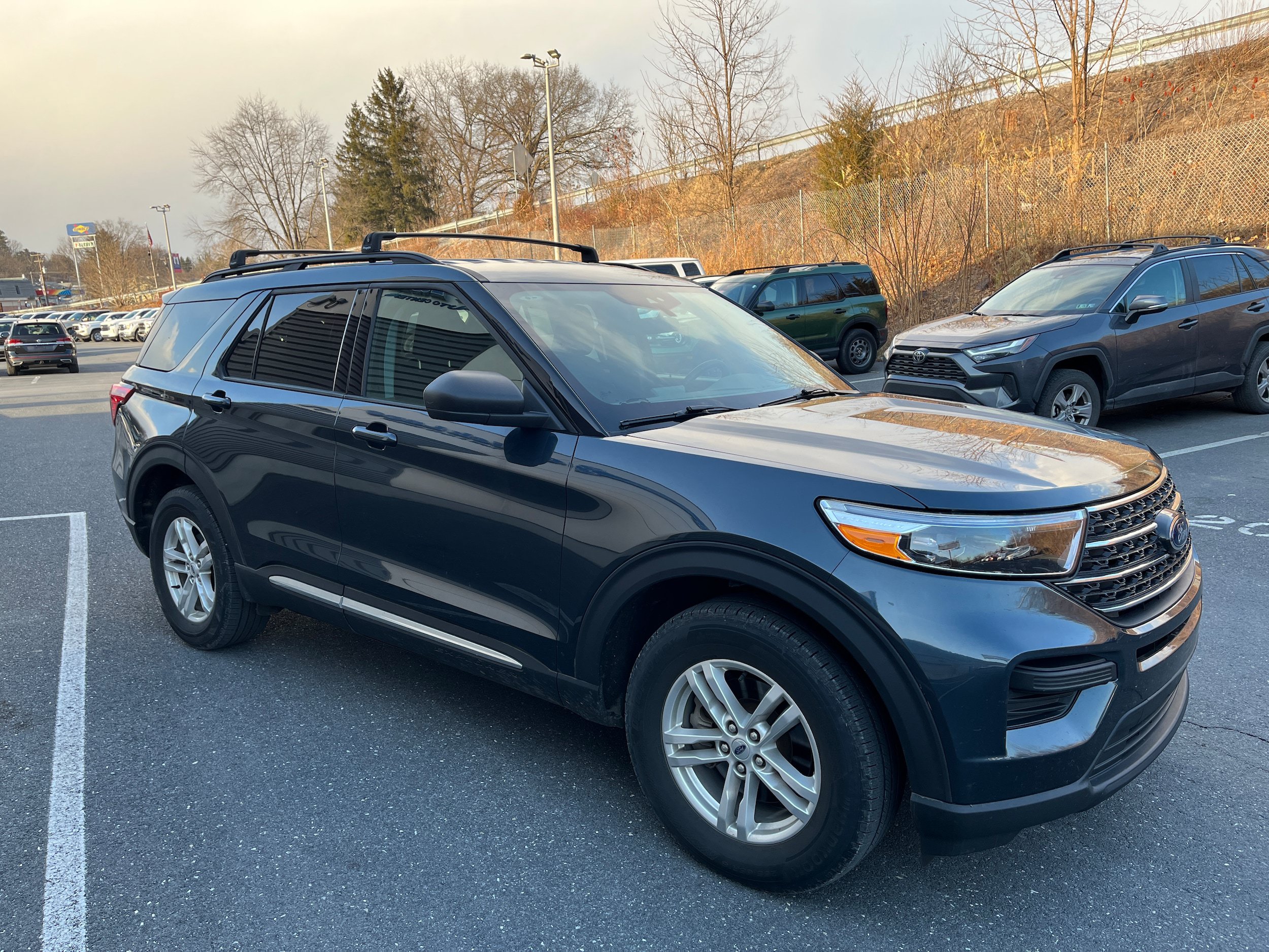 Certified 2023 Ford Explorer XLT w/ Class IV Trailer Tow Package AWD/4WD image 3