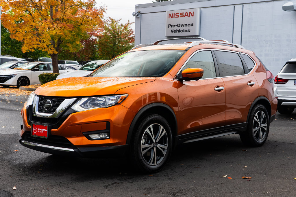 Used 2020 Nissan Rogue SV w/ Sun & Sound Touring Package AWD/4WD image 3