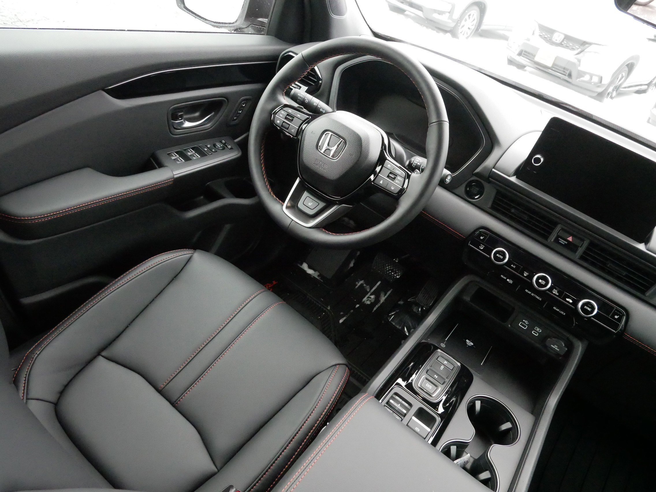 Certified 2025 Honda Pilot TrailSport image 9