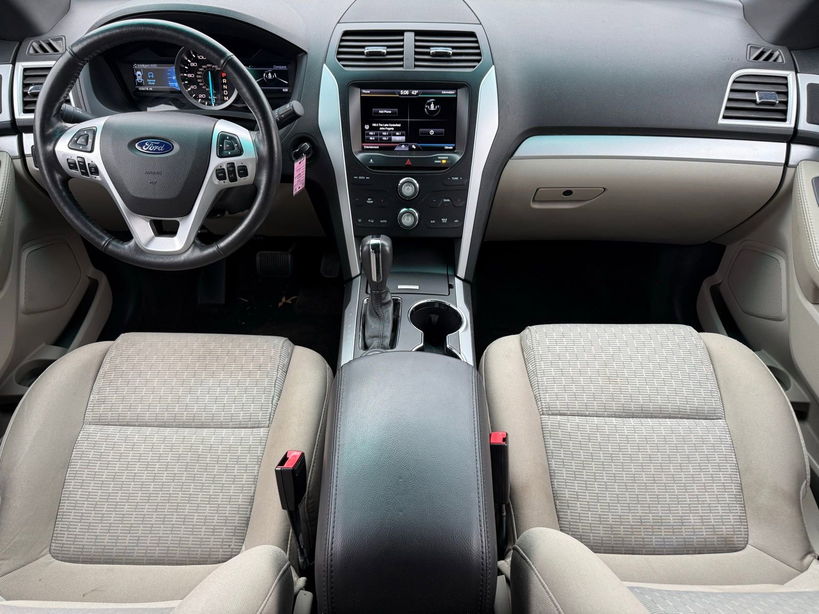 Used 2015 Ford Explorer XLT w/ Equipment Group 201B image 18