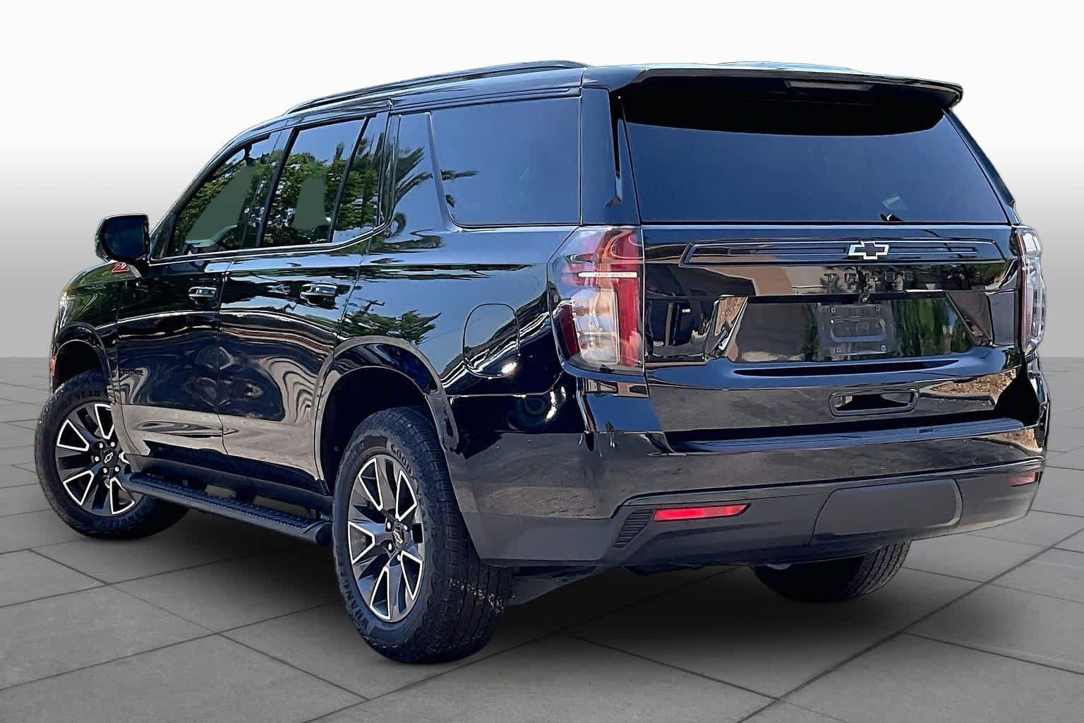 Used 2023 Chevrolet Tahoe Z71 w/ Luxury Package AWD/4WD image 12