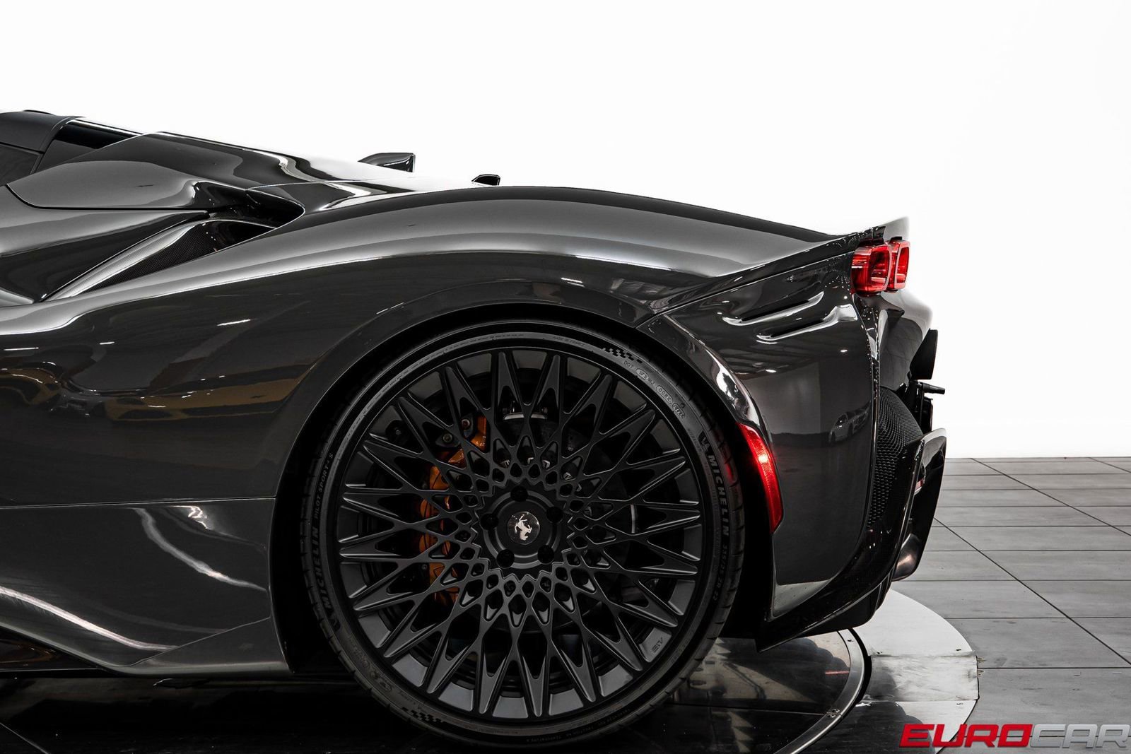 Used 2024 Ferrari SF90 Spider image 24