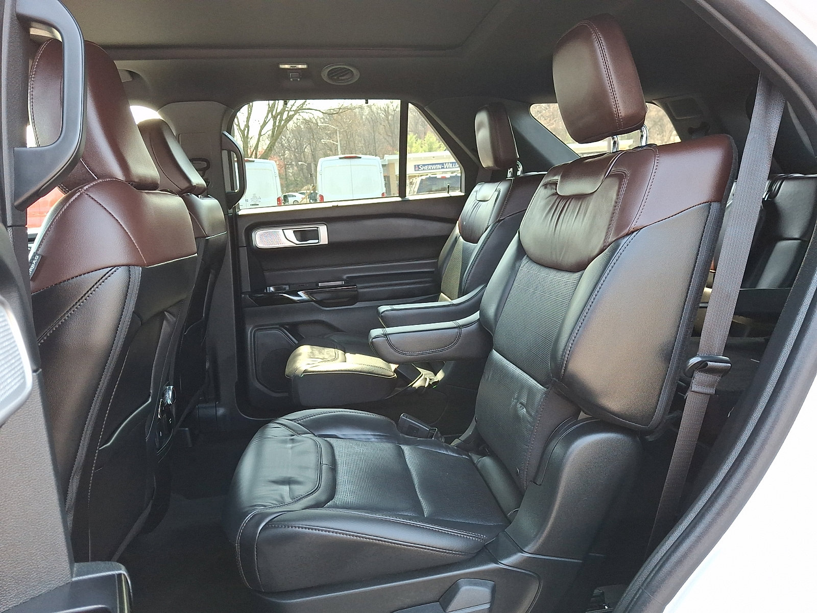 Used 2023 Ford Explorer Platinum w/ Technology Package image 9