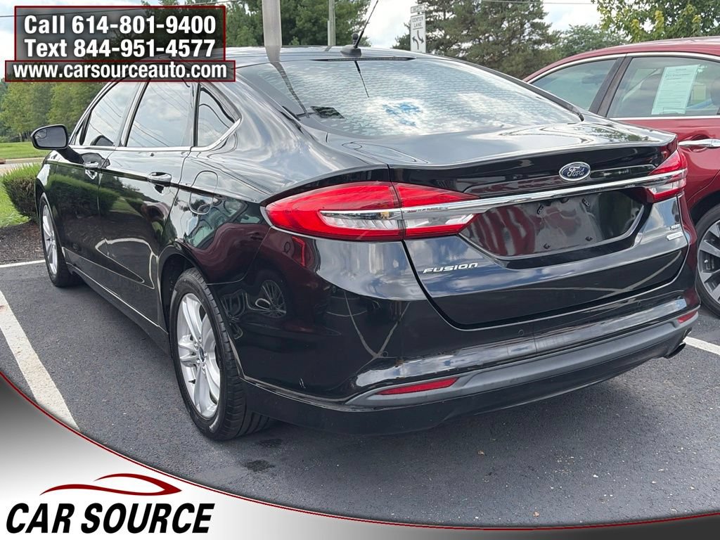 Used 2018 Ford Fusion SE w/ Fusion SE Technology Package FWD image 6