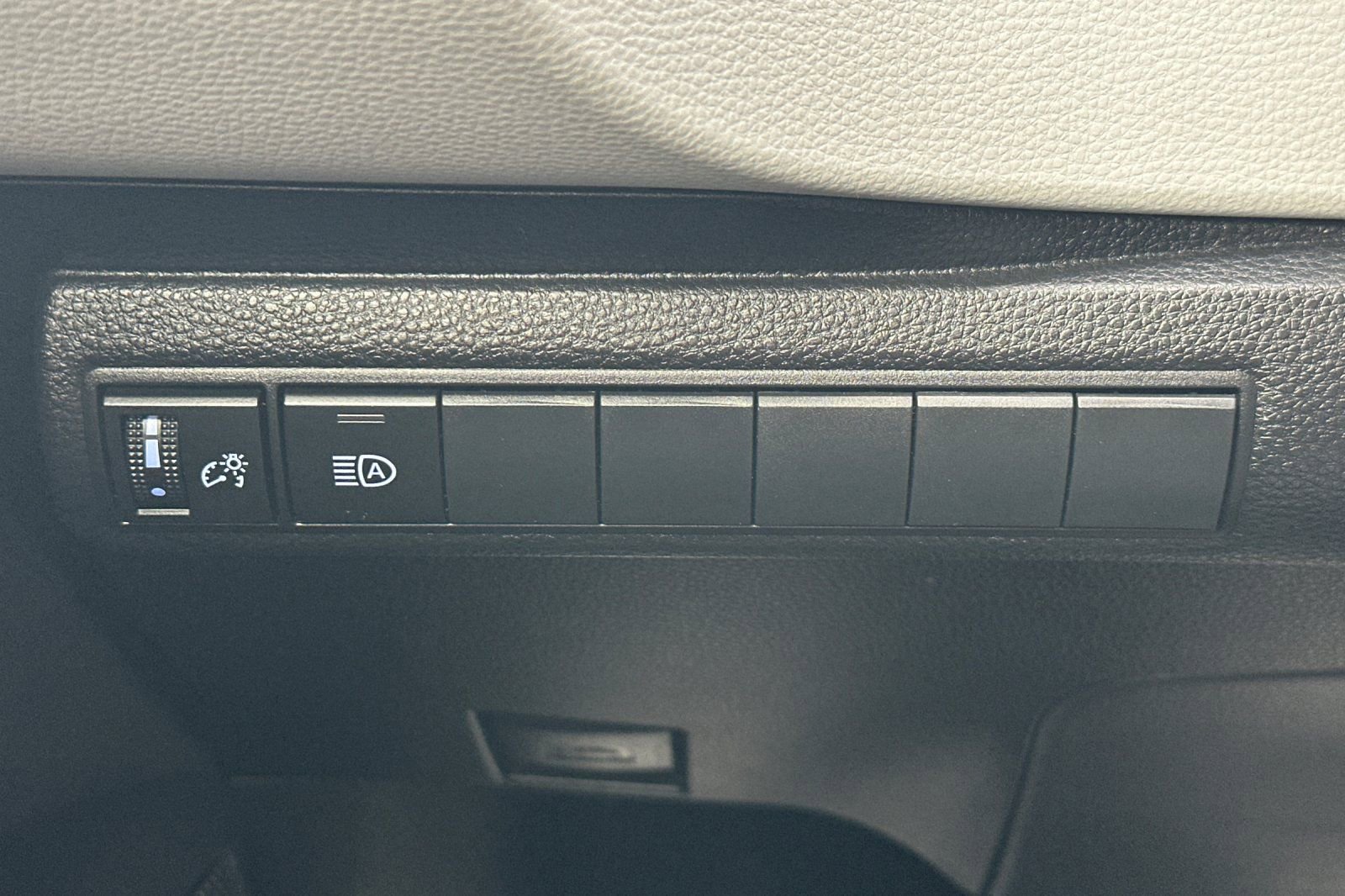 Used 2022 Toyota Corolla XSE w/ XSE Preferred Package image 42