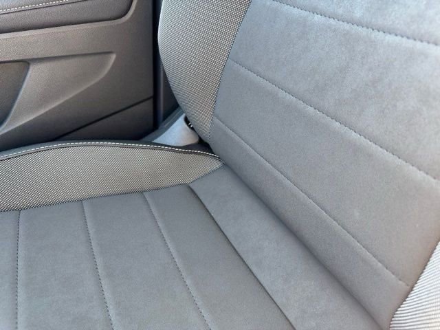 New 2024 Volkswagen Taos SE image 37