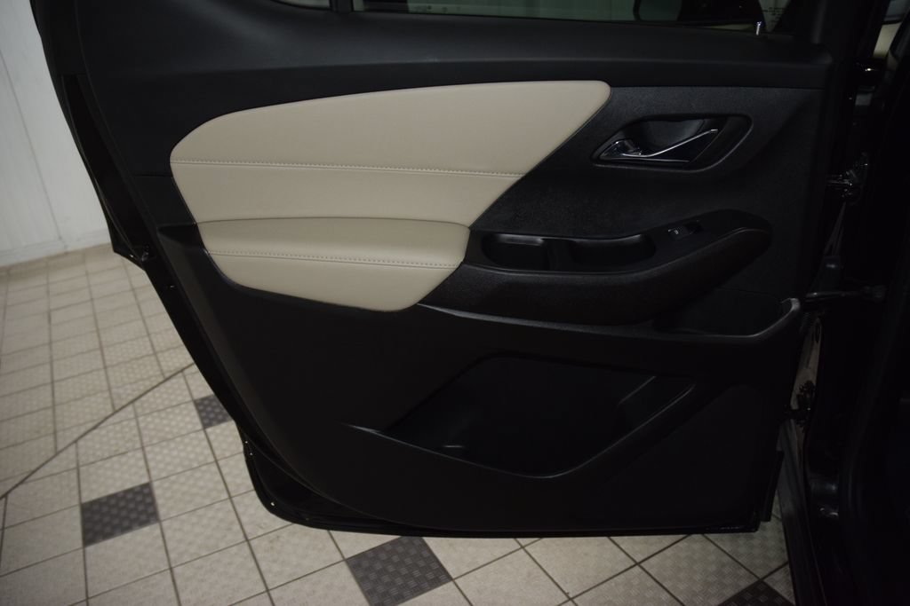 Used 2023 Chevrolet Traverse LS w/ Safety Package FWD image 42