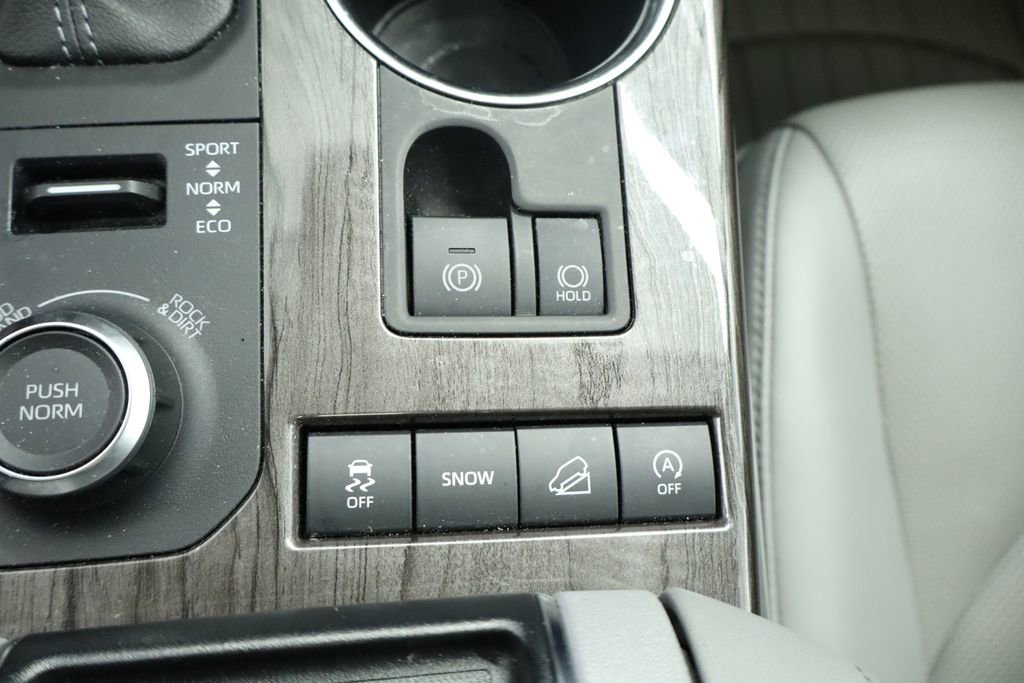 Used 2022 Toyota Highlander Platinum AWD/4WD image 42