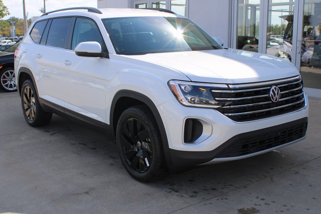 New 2026 Volkswagen Atlas SE image 1