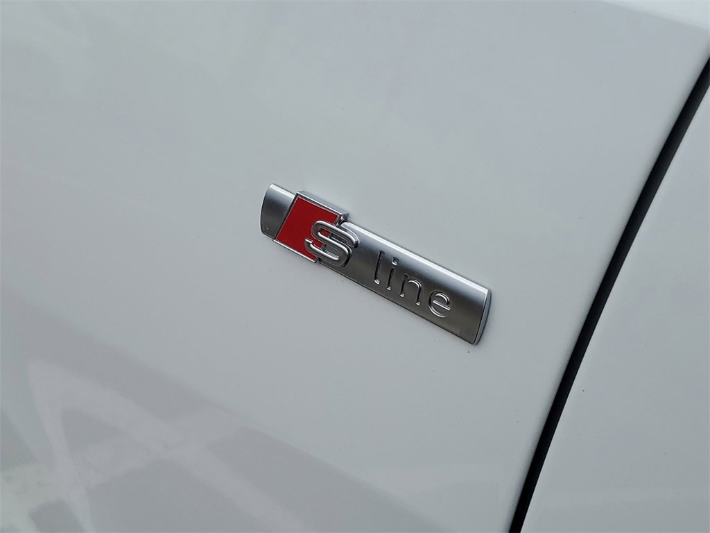 Used 2021 Audi Q8 Prestige w/ Prestige Package image 7