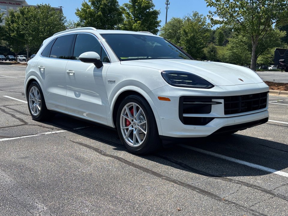 New 2025 Porsche Cayenne S AWD/4WD image 7