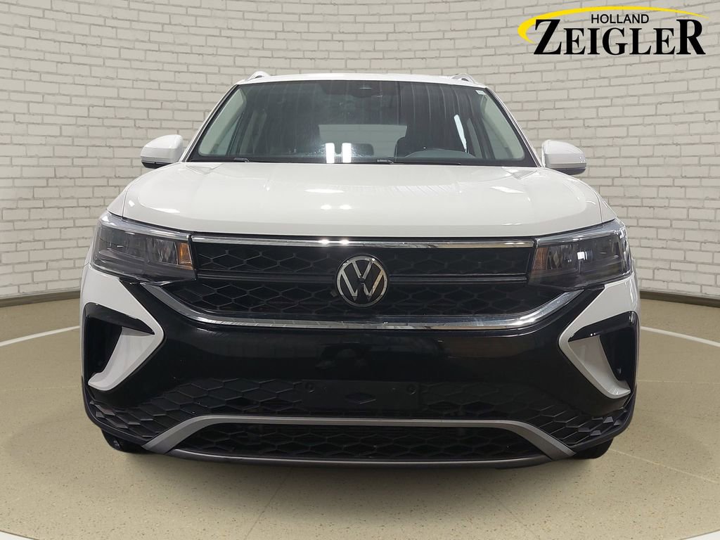 Used 2023 Volkswagen Taos SE w/ Panoramic Sunroof Package video 2