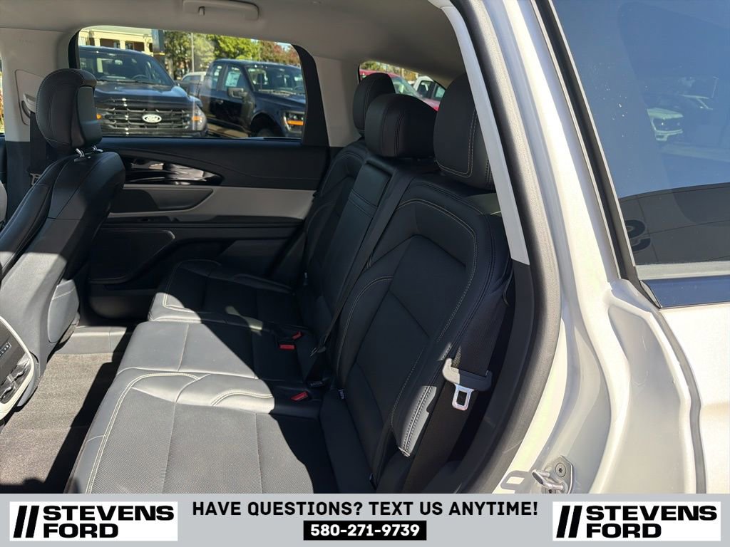 Used 2024 Lincoln Nautilus Premier image 37