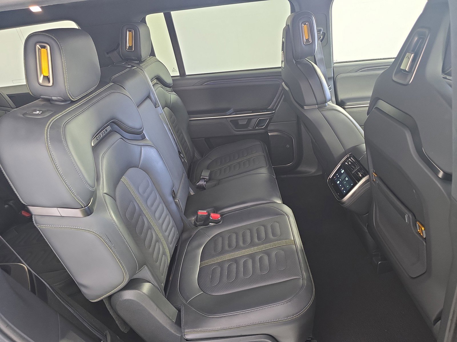 Used 2024 Rivian R1S Adventure image 23