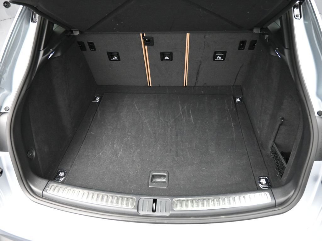 Certified 2022 Porsche Macan image 32
