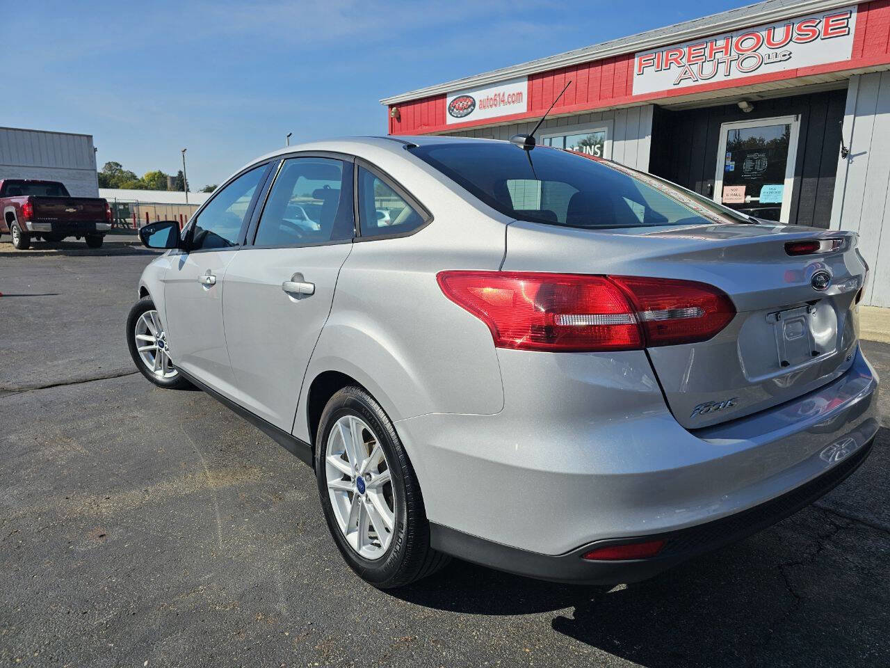 Used 2017 Ford Focus SE w/ Cold Weather Package image 8