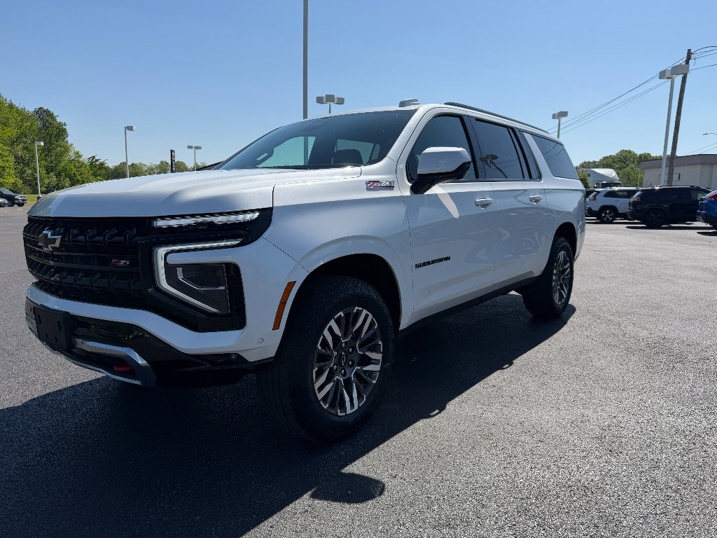Used 2025 Chevrolet Suburban Z71 AWD/4WD image 3