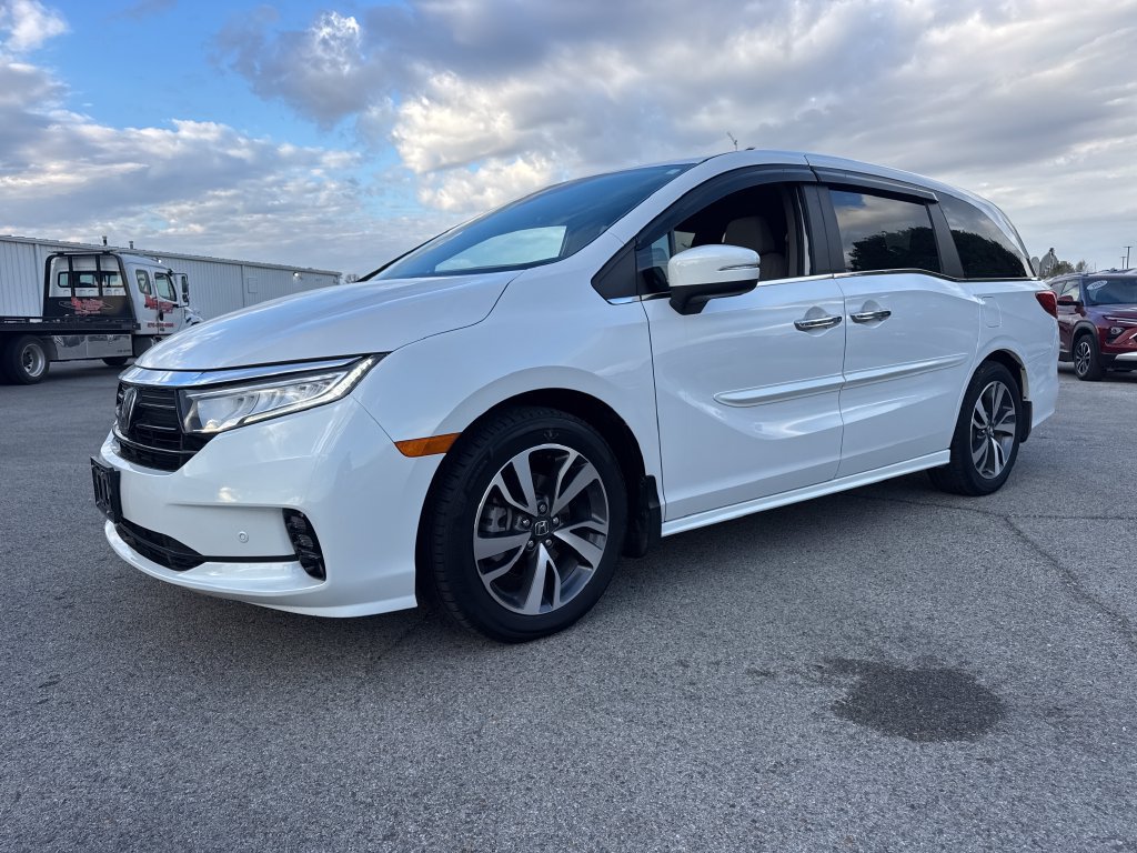 Used 2023 Honda Odyssey Touring image 2