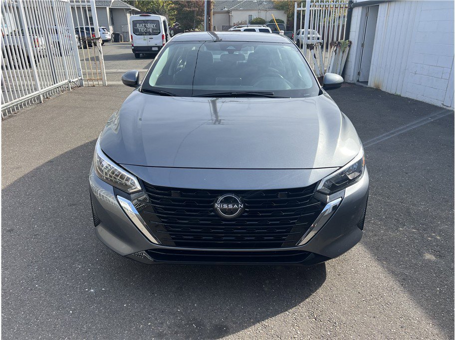 Used 2025 Nissan Sentra SV image 2