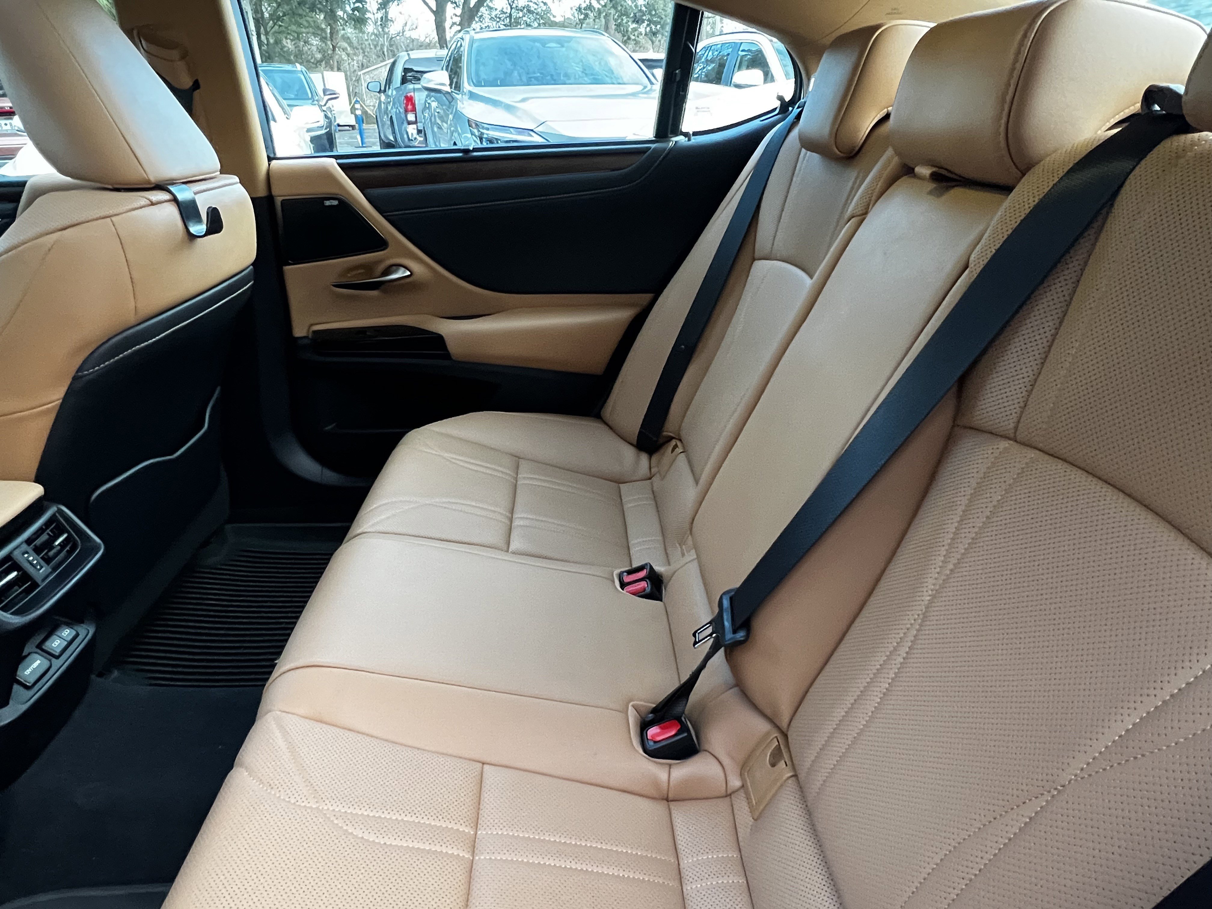 Used 2023 Lexus ES 350 Ultra Luxury image 32