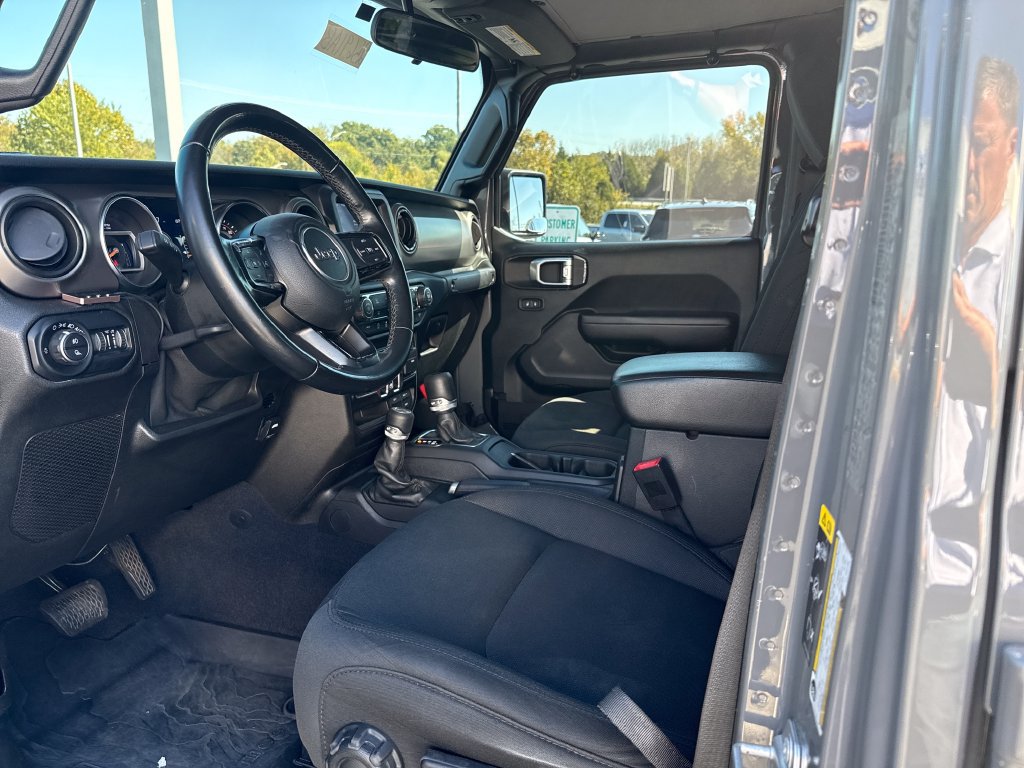 Used 2020 Jeep Gladiator Sport w/ Quick Order Package 24S AWD/4WD image 11