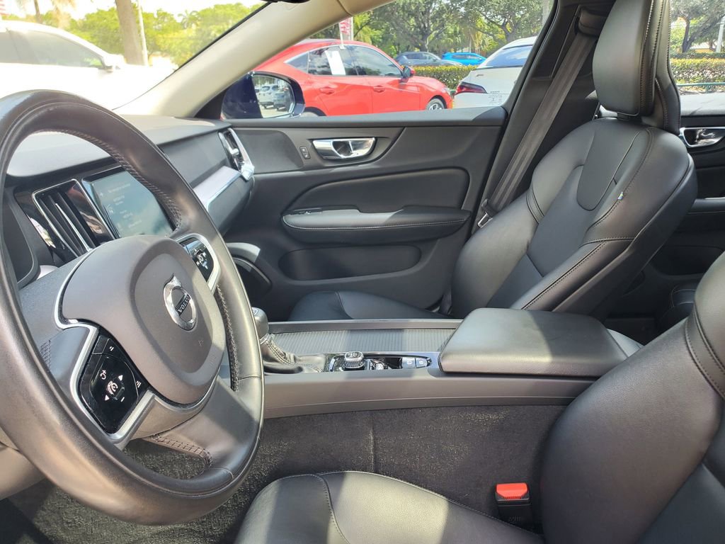 Used 2020 Volvo S60 T5 Momentum FWD image 16