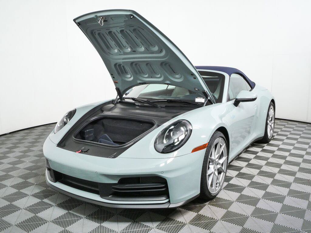 Certified 2025 Porsche 911 Carrera RWD image 32