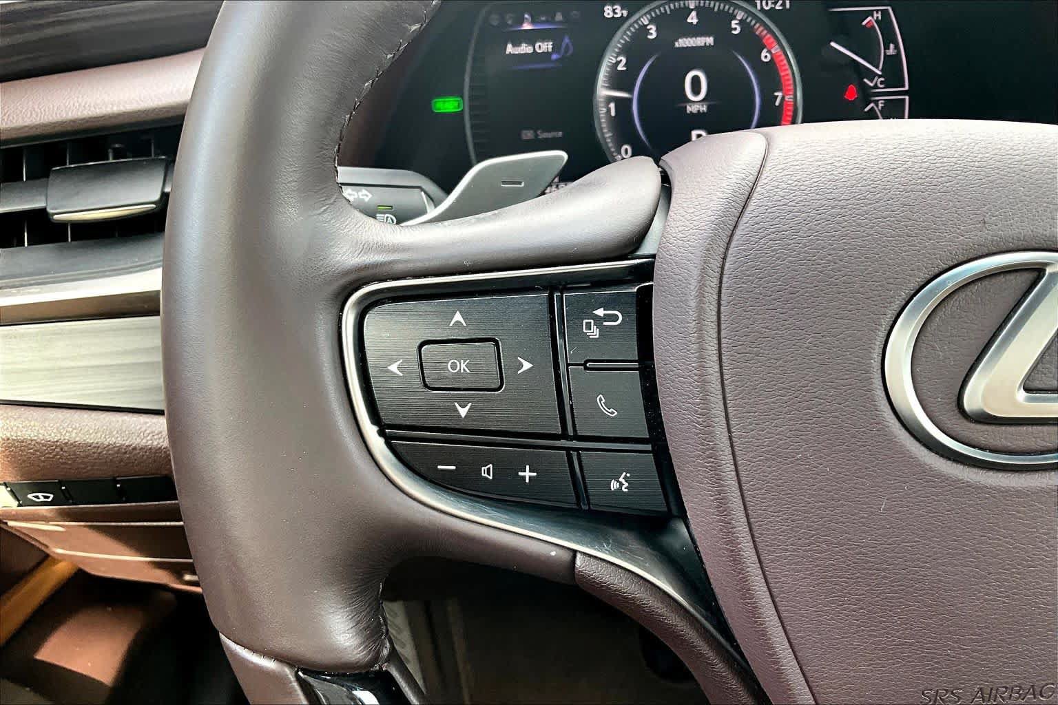 Used 2019 Lexus ES 300h Ultra Luxury w/ Accessory Package 2 FWD image 22