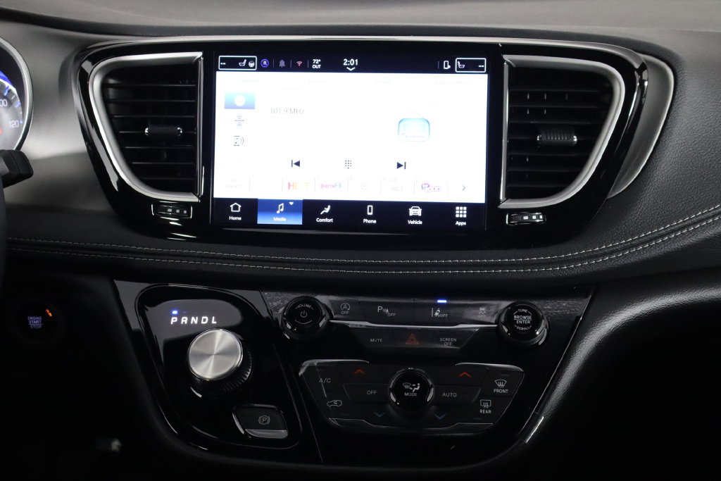 New 2027 Chrysler Pacifica Select FWD image 29