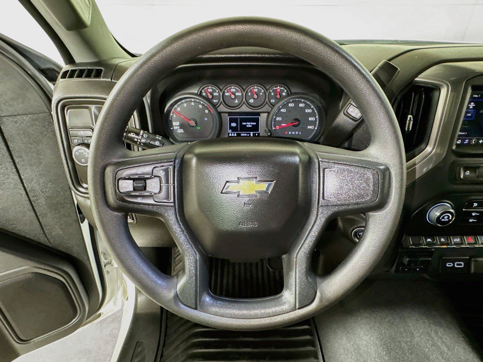 Certified 2025 Chevrolet Silverado 1500 Custom RWD image 9