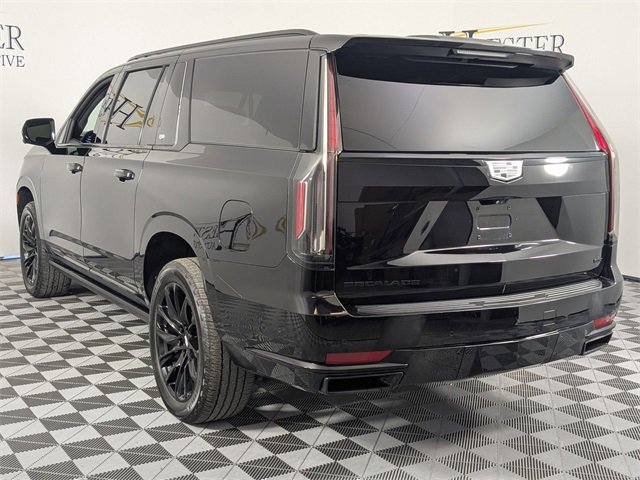 Used 2023 Cadillac Escalade ESV Sport Platinum w/ LPO, ONYX Package image 5