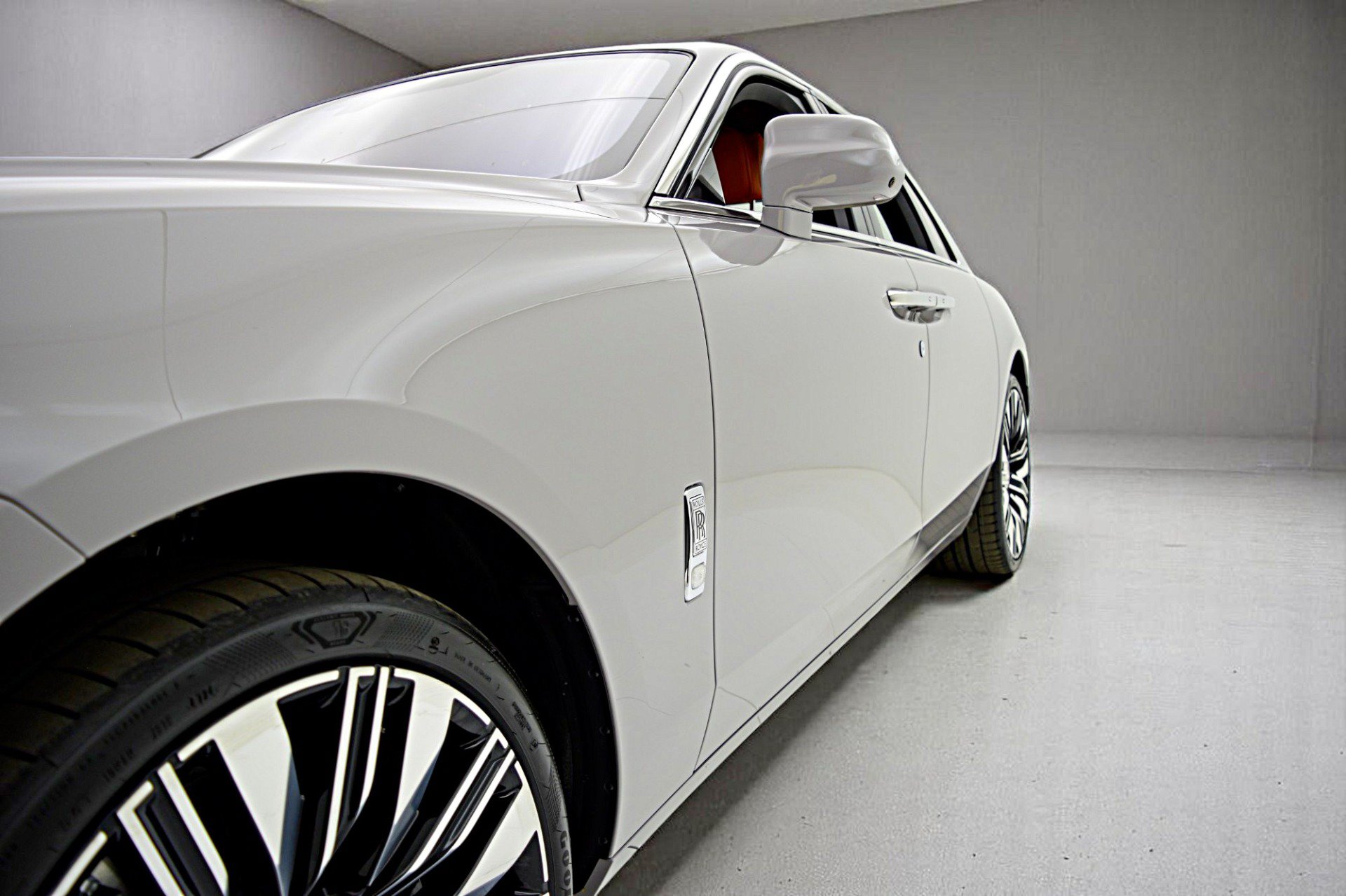 Used 2025 Rolls-Royce Ghost AWD/4WD image 18