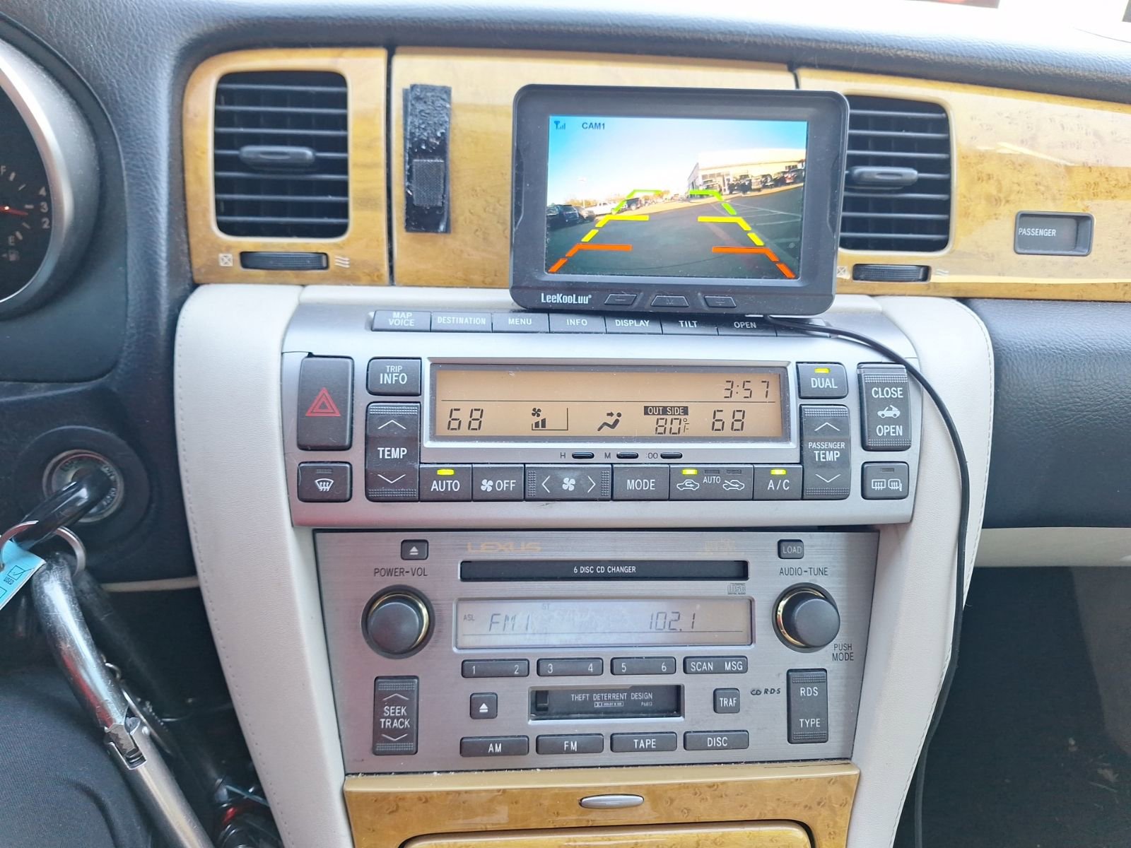 Used 2002 Lexus SC 430 Convertible image 25