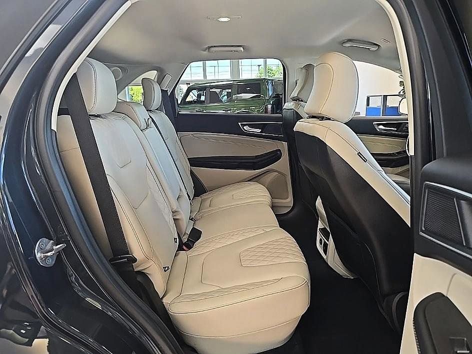 Used 2023 Ford Edge Titanium AWD/4WD image 36